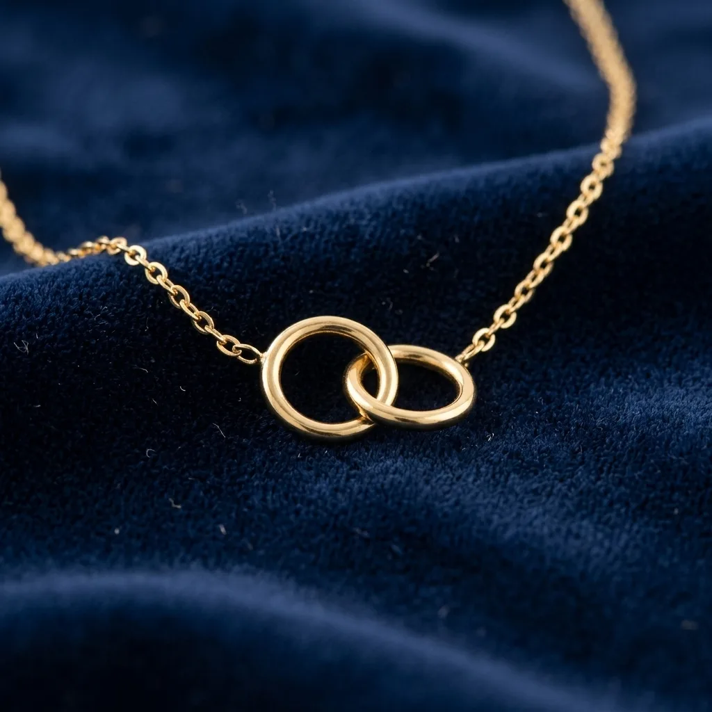 Interlocking Open Circles Necklace in 14K Gold 2
